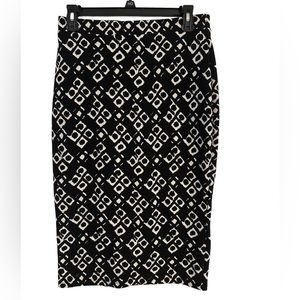 Patterned pencil skirt